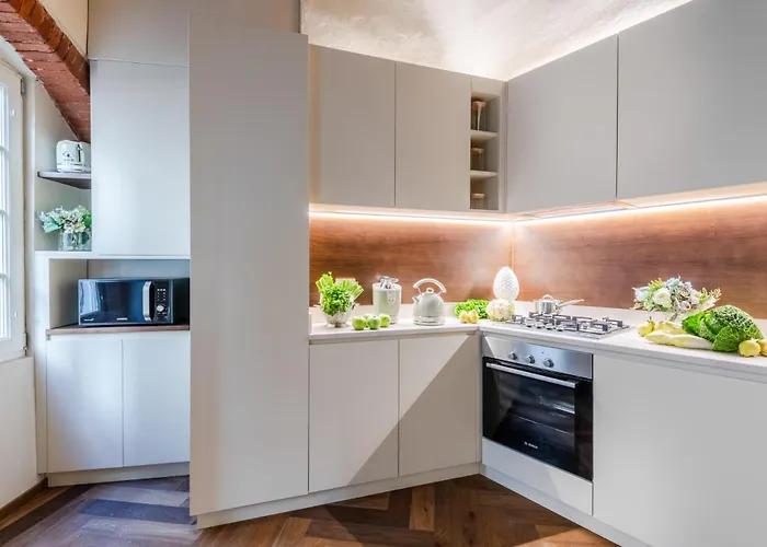 The Tuscan Window * Lukka